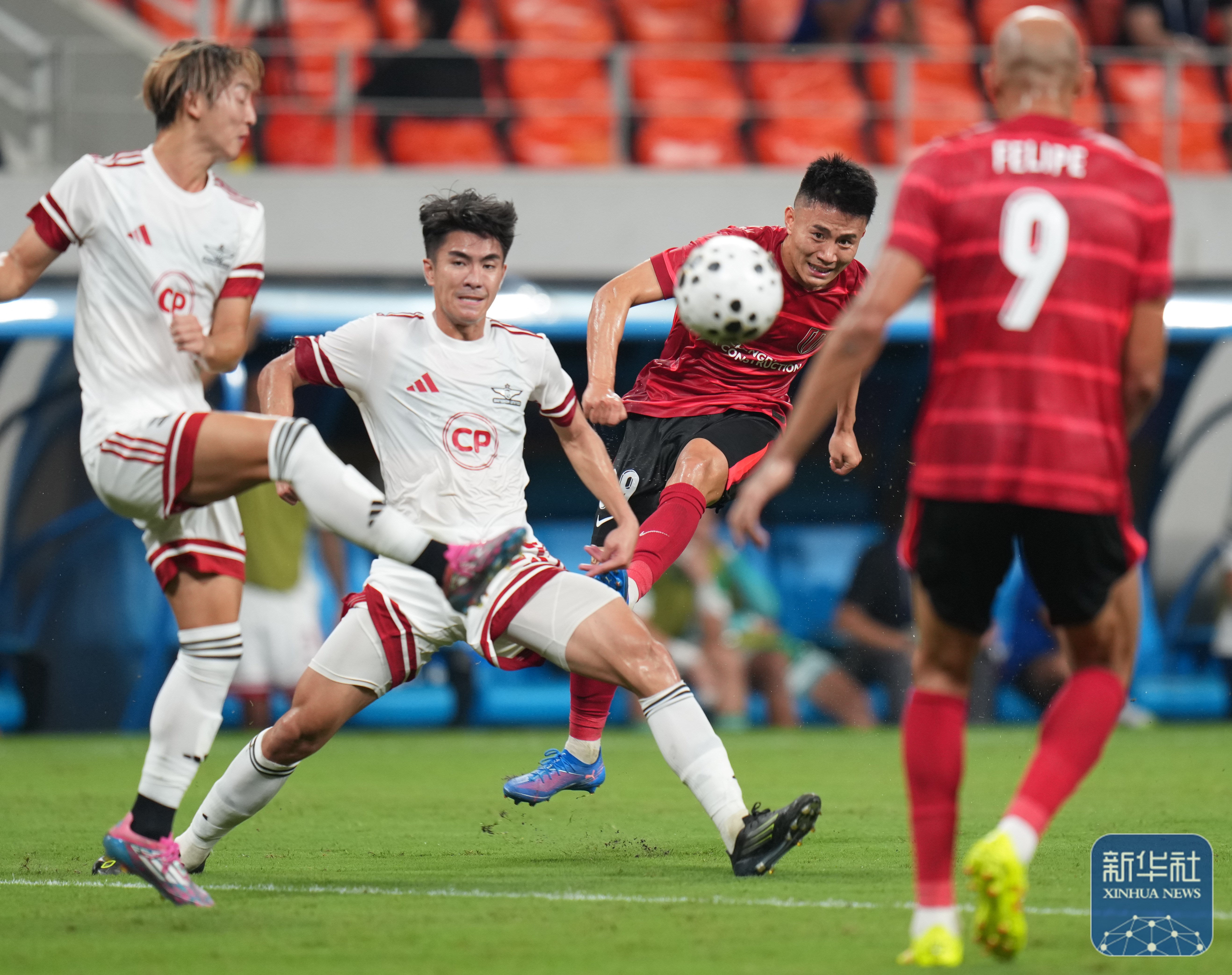 关键时刻成都蓉城复出首秀——亚冠节点到来，赛场秩序良好，阵容厚度经受考验的简单介绍